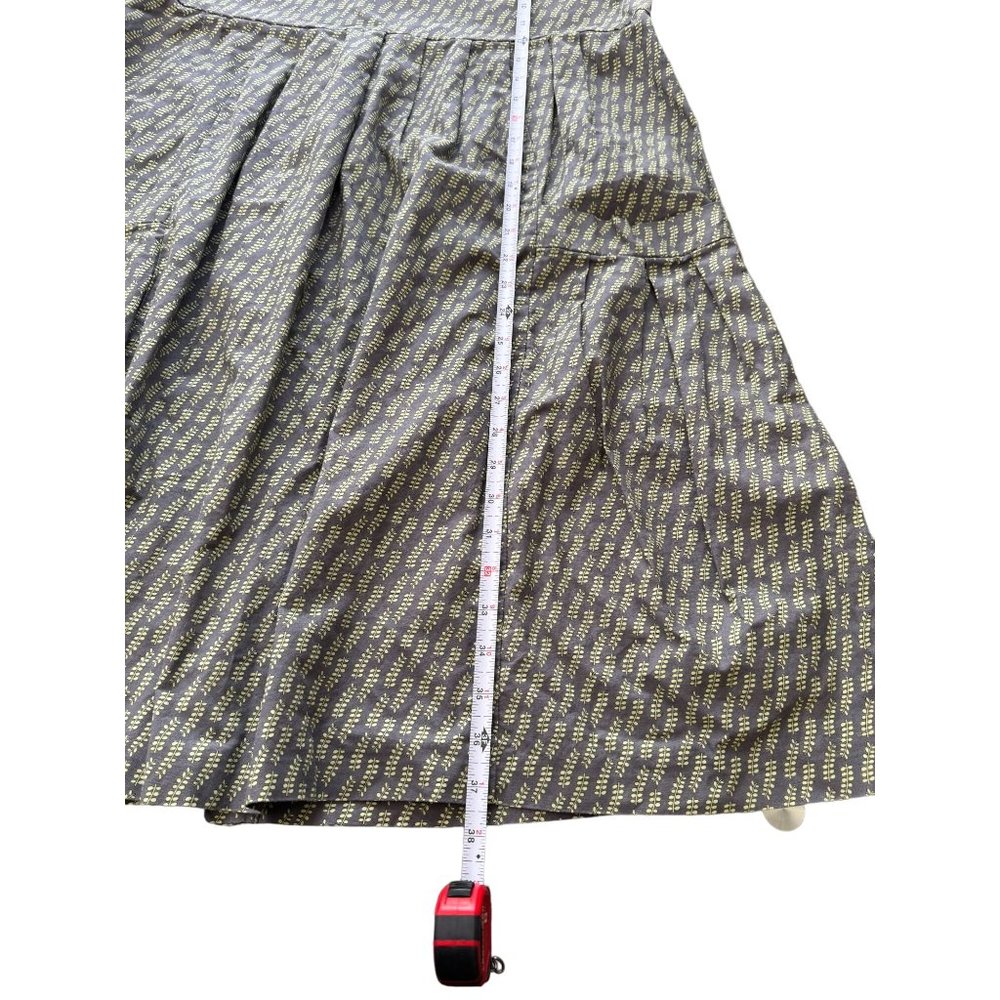 PINTUCK WOMANS DRESS SIZE MEDIUM | B2 - Picture 8 of 8